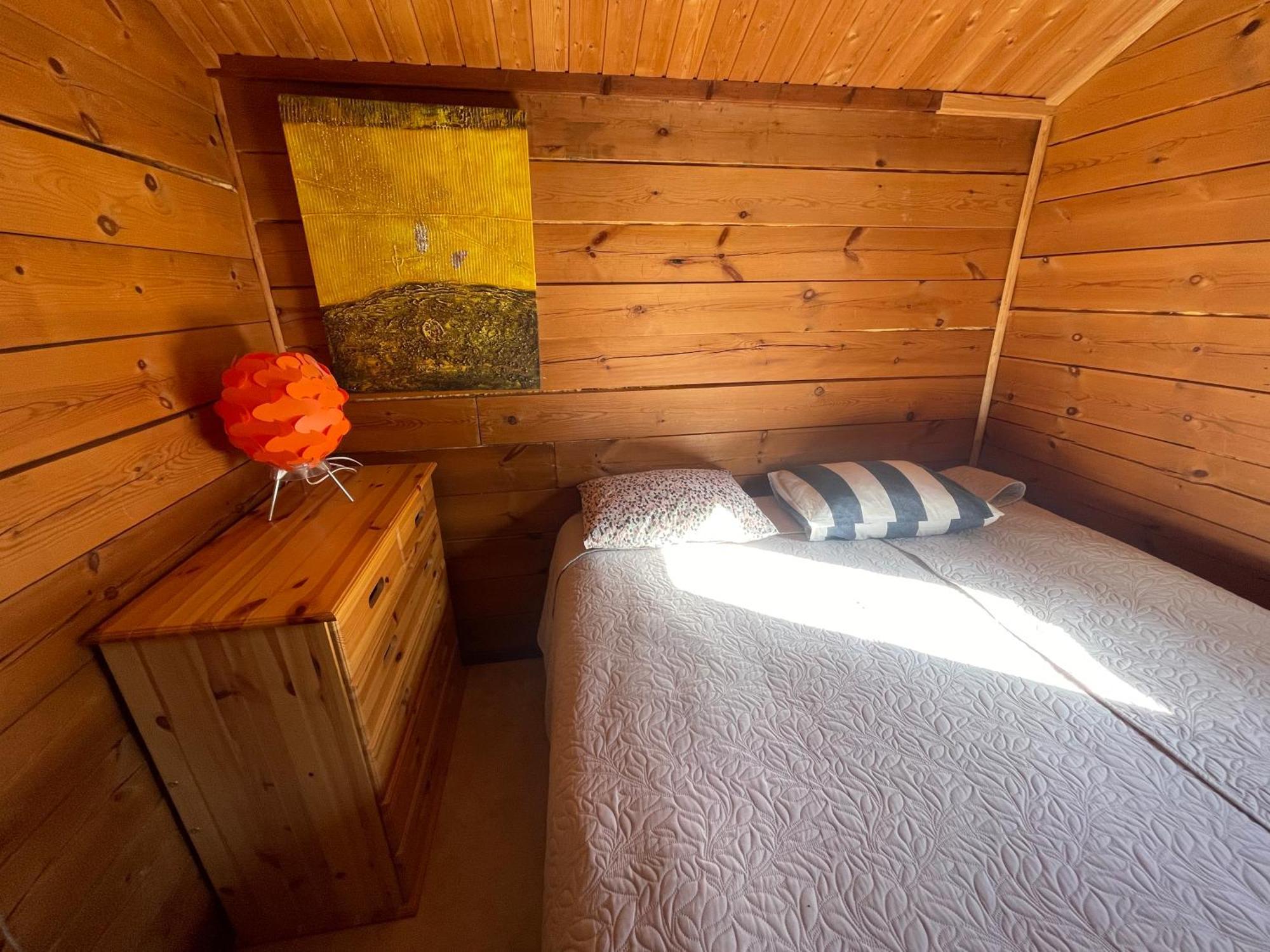 Three Rooms Stuga I Stugby Near National Park Undenäs Exterior foto